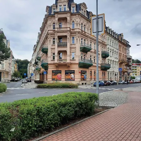 No.18 Foersterova 1328/9, * Karlovy Vary